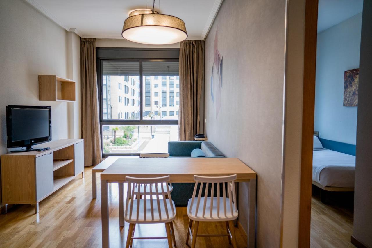 Two-Bedroom Suite,1580405053:JPEG